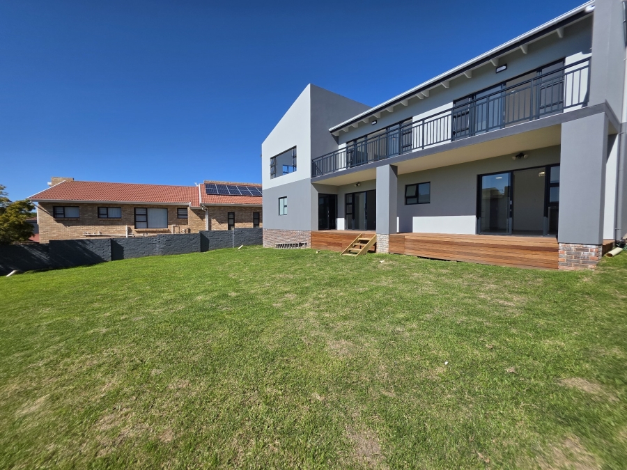 3 Bedroom Property for Sale in Wavecrest Eastern Cape